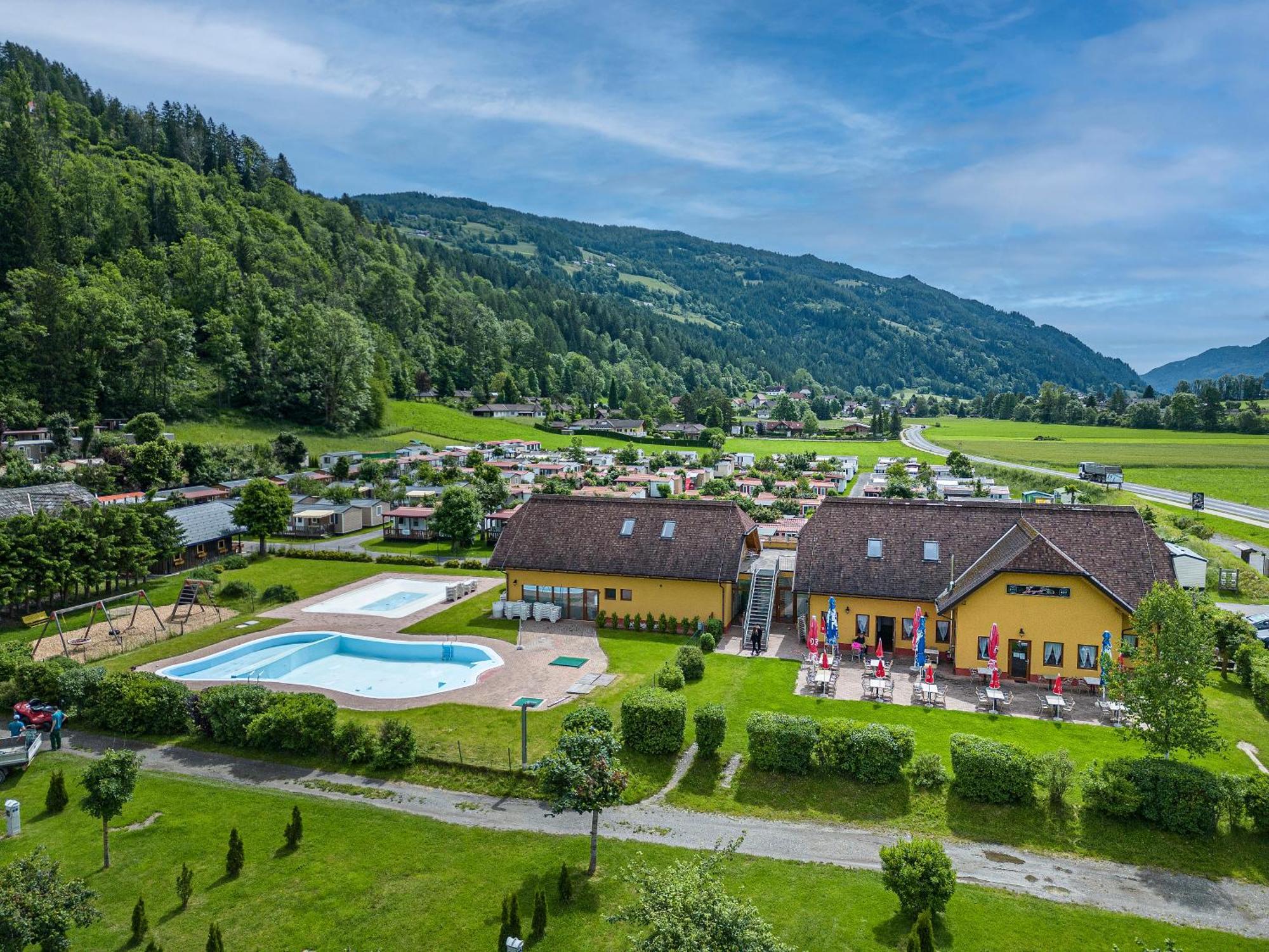 Albatross Mobile Homes On Camping Bella Austria Sankt Peter am Kammersberg Exteriör bild